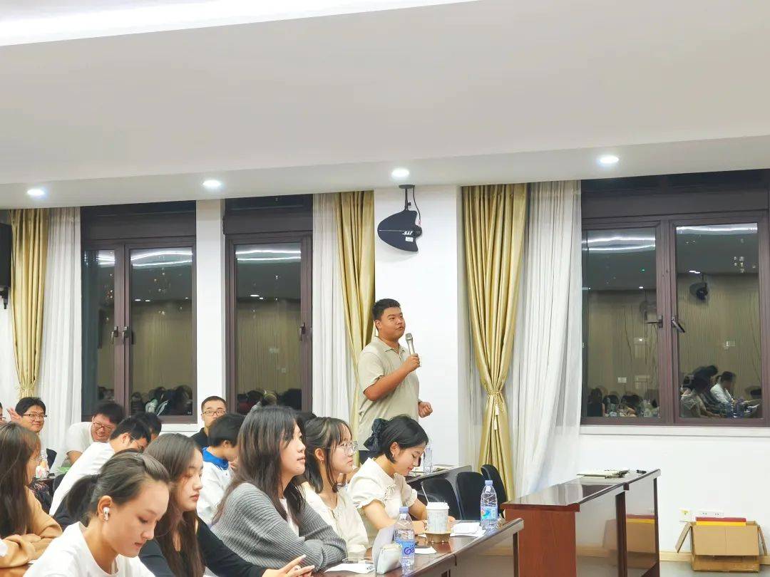 社会历史学院举行基层就业校友分享会_阮斯虹_范瑞锭_李师师