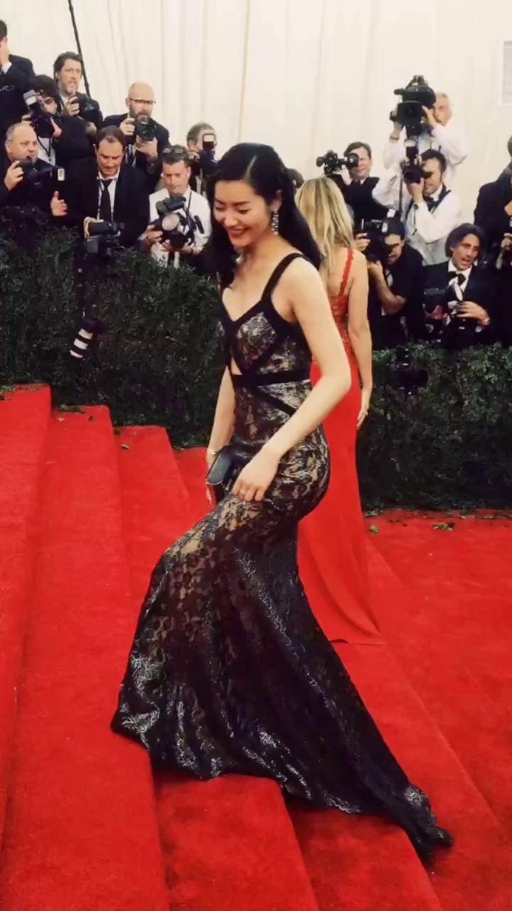 表姐一直都是红毯上的焦点红毯 晚礼服 国际超模 刘雯