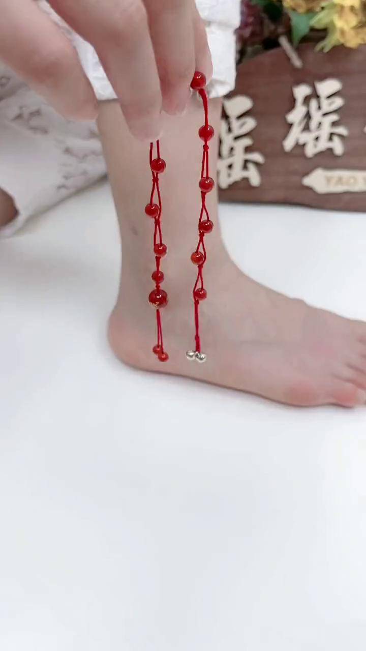 女生脚踝系红绳的意义是什么呢评论区留言 瑶瑶饰品 红绳脚链 情侣