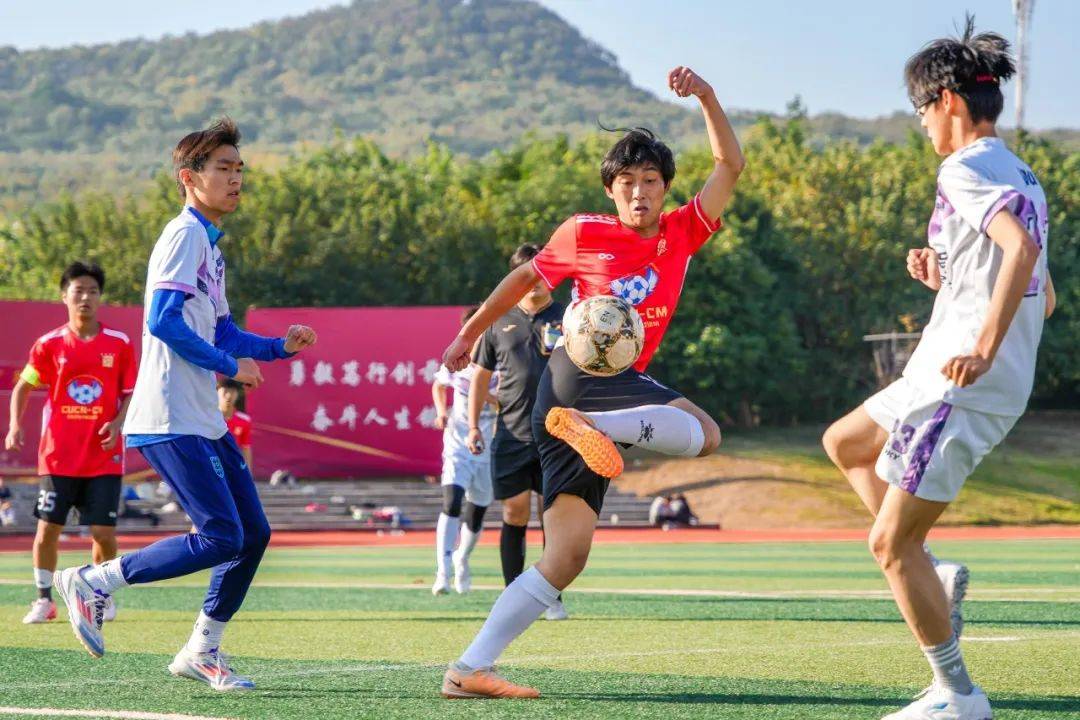 新生杯足球比赛总冠军出炉!