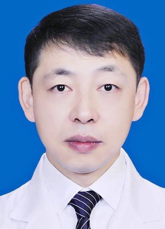 王文龙中西医结合副主任医师,医学博士,省级名中医工作室负责人,首届