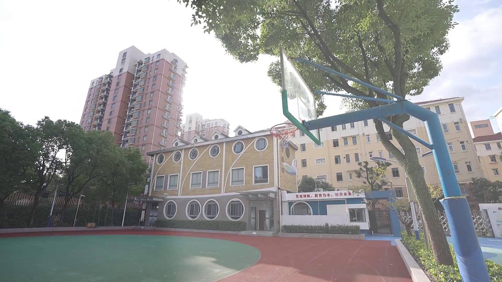 曲阳第四小学:校园里藏着"古船"和"列车"_互动_综合_新闻