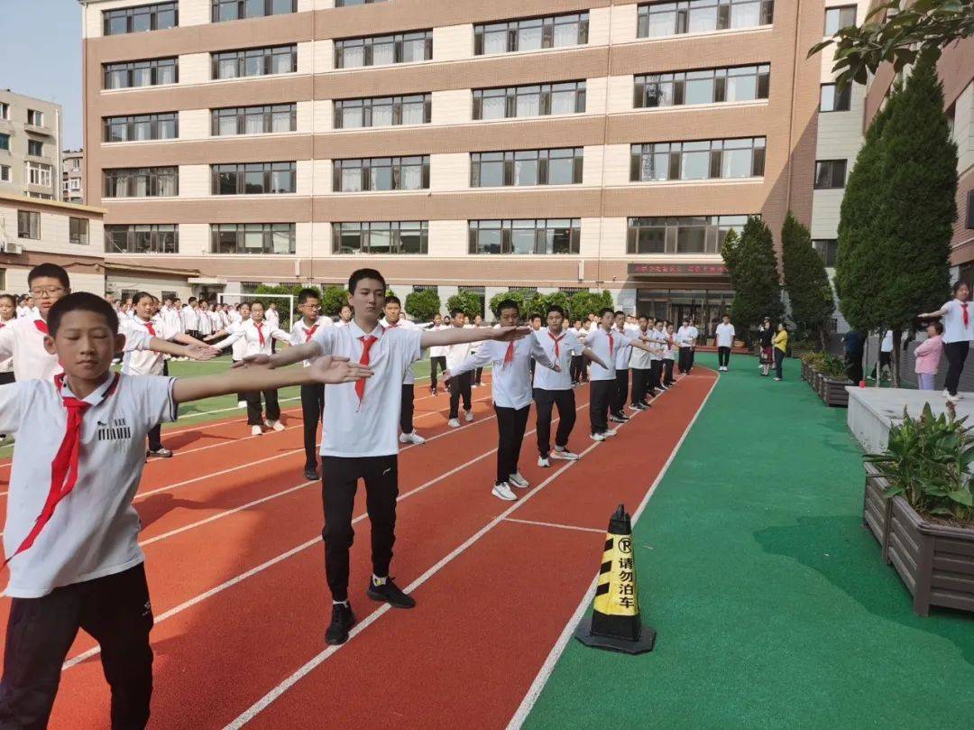 武汉三十九中校服图片