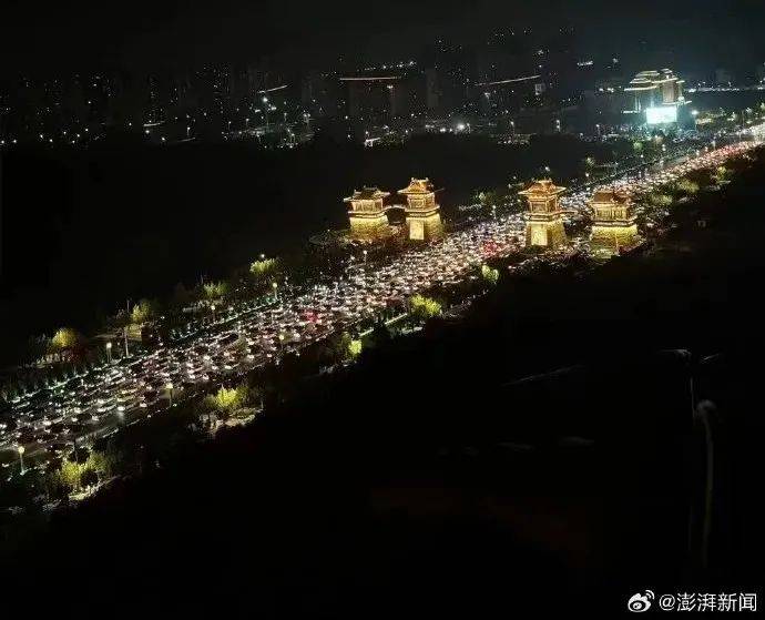 凌晨，密密麻麻！紧急通告：禁行，一行为将被强制锁车