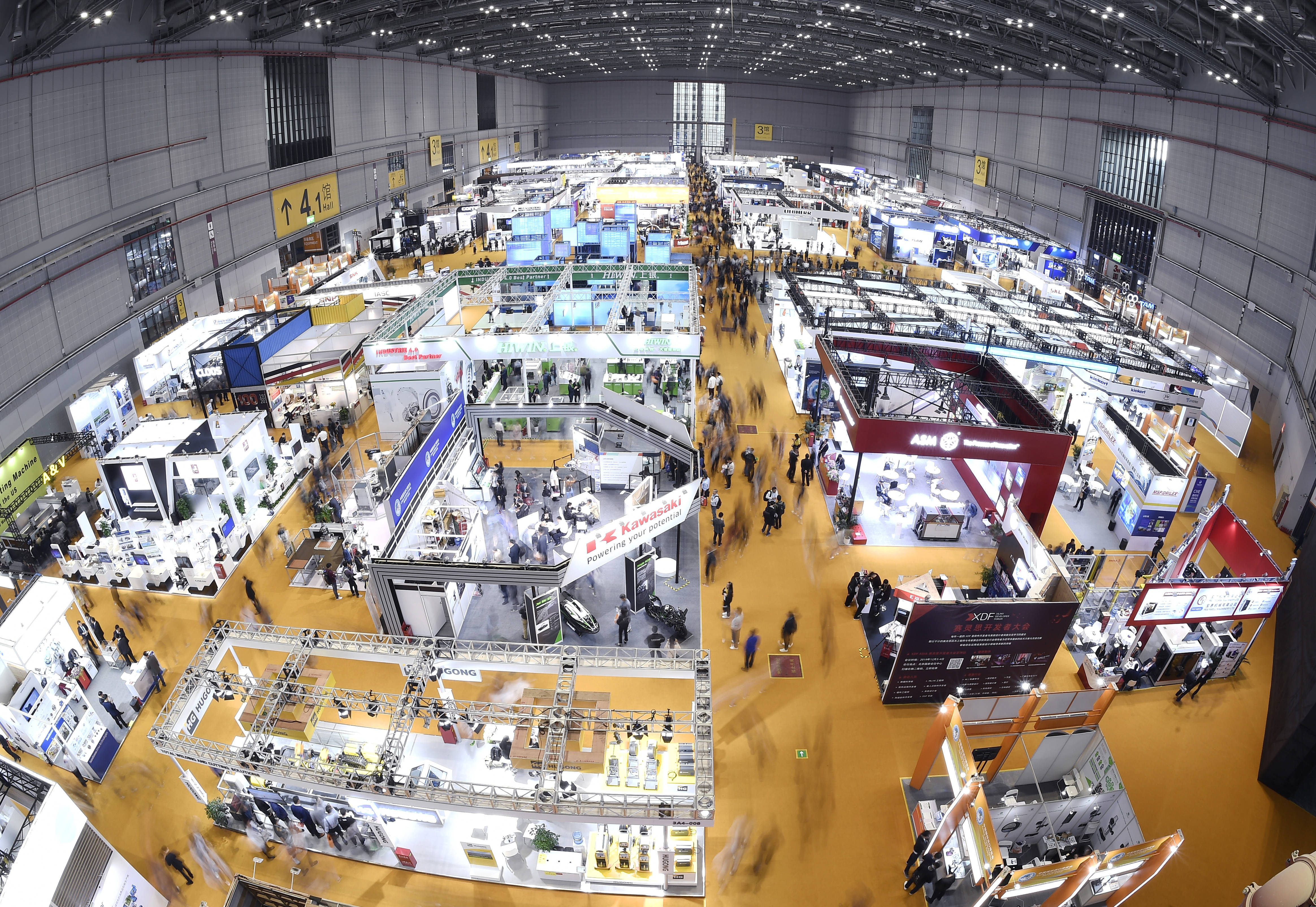 时光相册丨从"广交天下客"到"进博朋友圈"