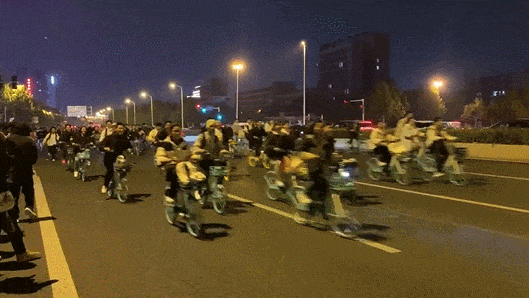 凌晨，密密麻麻！紧急通告：禁行，一行为将被强制锁车