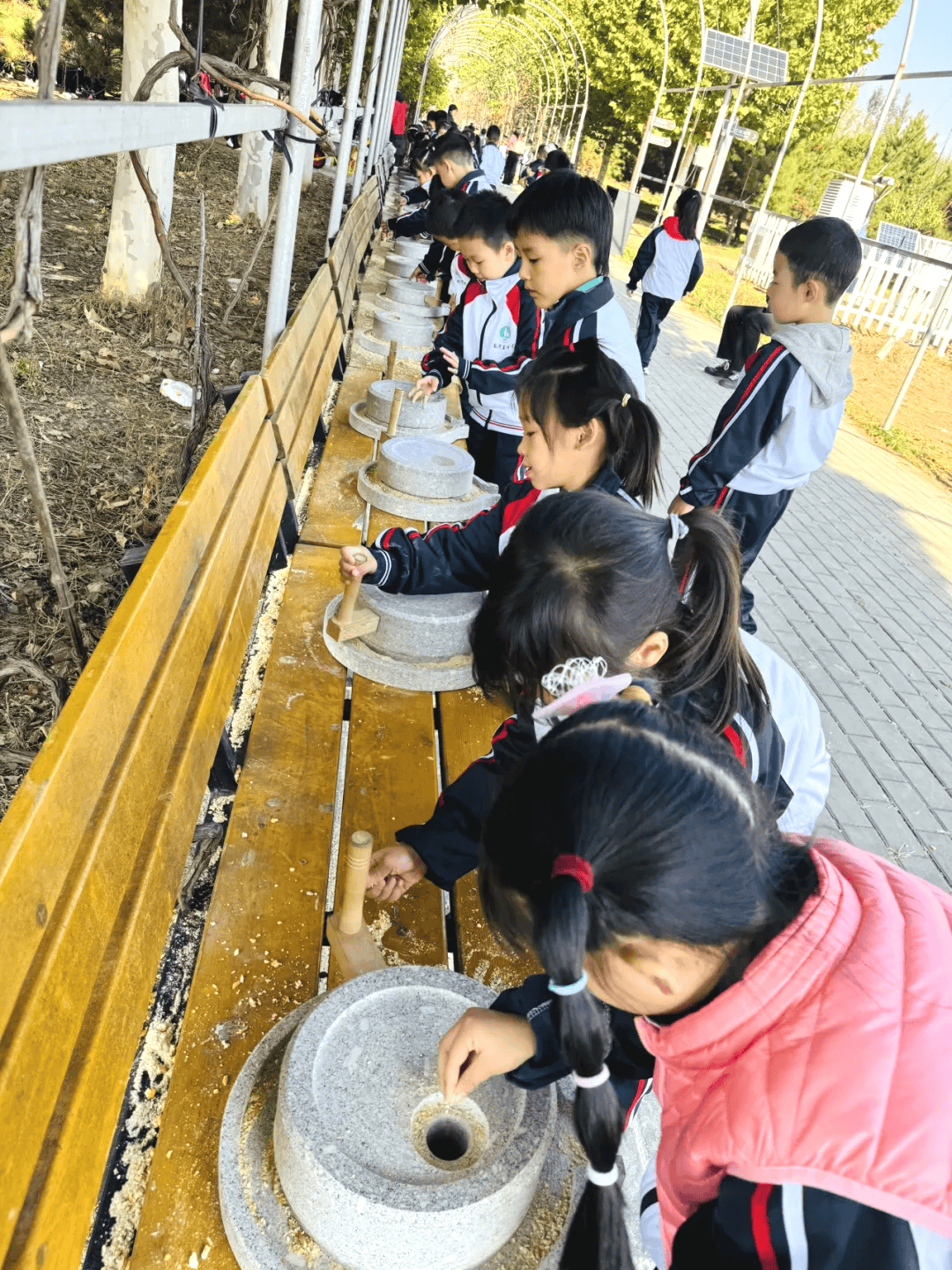 红色精神永不忘"玉桥中学让大