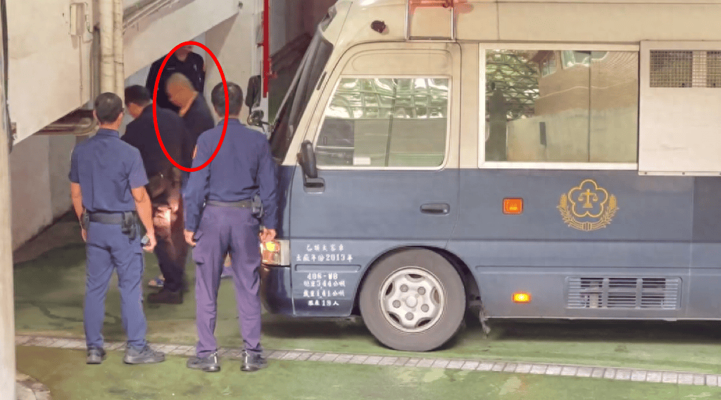柯文哲为何剃光头?郭正亮以“深绿”角度分析:万念俱灰决定奉陪 柯文哲为何剃光头?郭正亮以“深绿”角度分析:万念俱灰决定奉陪