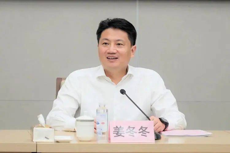 江苏最年轻市委书记,送给年轻干部“五句话” 江苏最年轻市委书记,送给年轻干部“五句话”