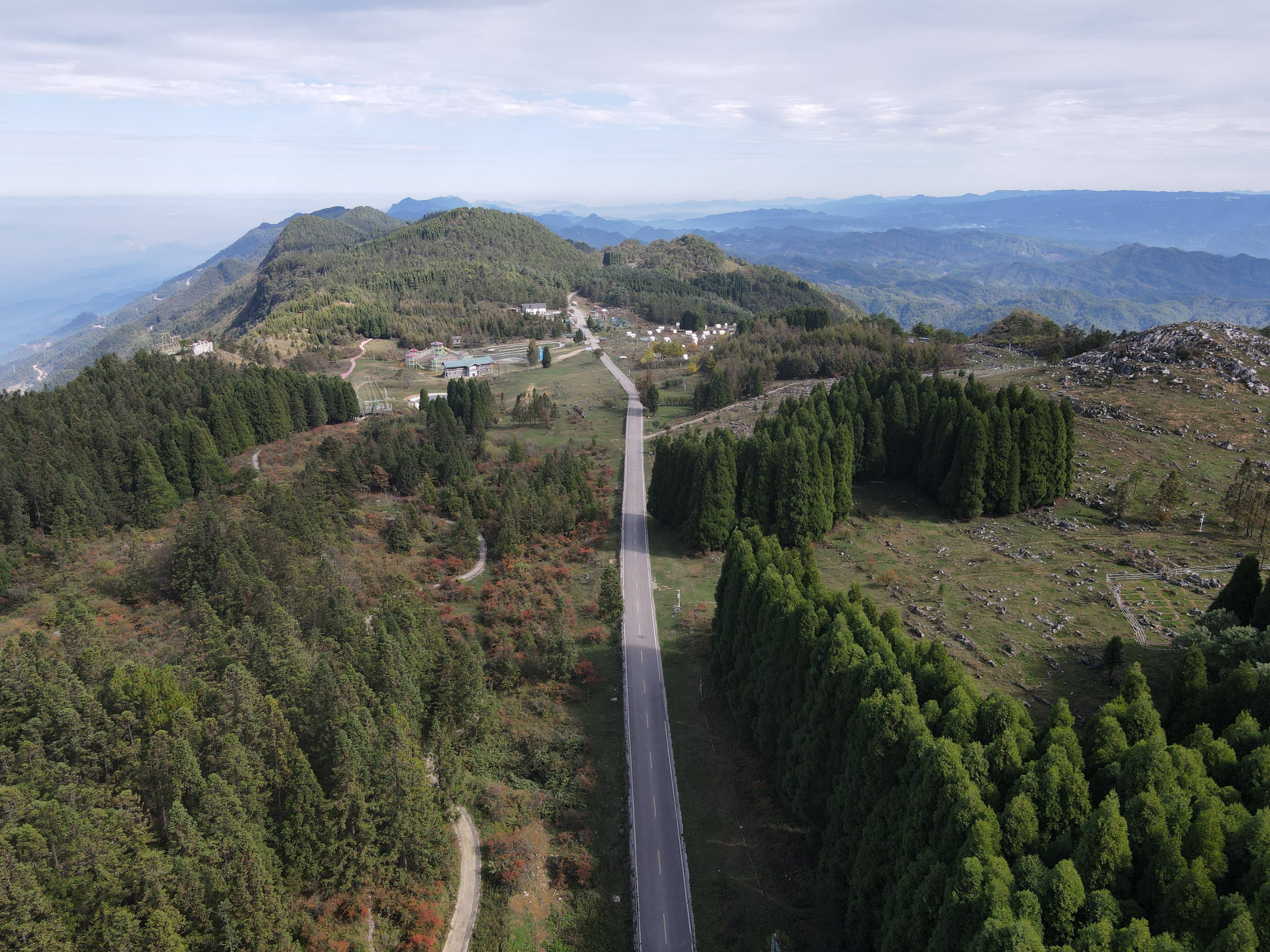 重庆石柱国社联营让荒山变金山