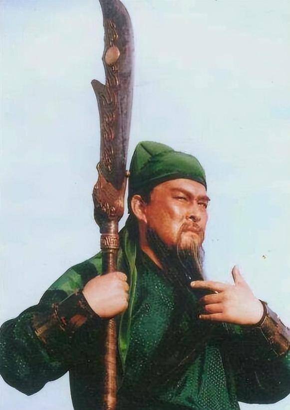 关羽的青龙偃月刀有82斤?古墓出土文物证实:古代人力气确实可以