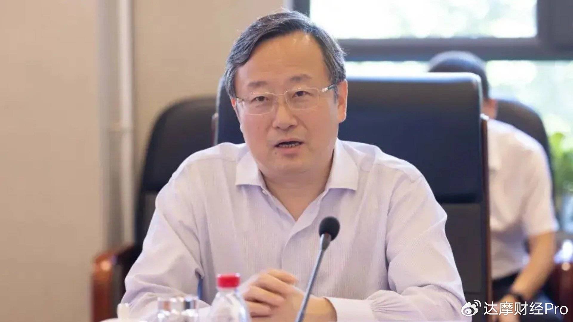 中国银行迎70后行长，五大行行长年内齐换