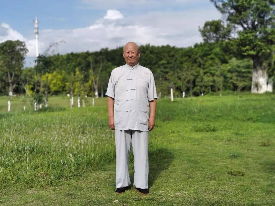 胡建林:走在人生的路上