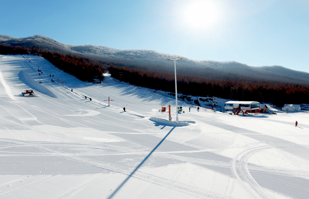 青海平安莲花山滑雪场图片