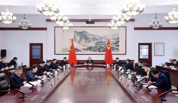 周红波履新南京市委书记首周重点关注两件事：拼经济、抓安全