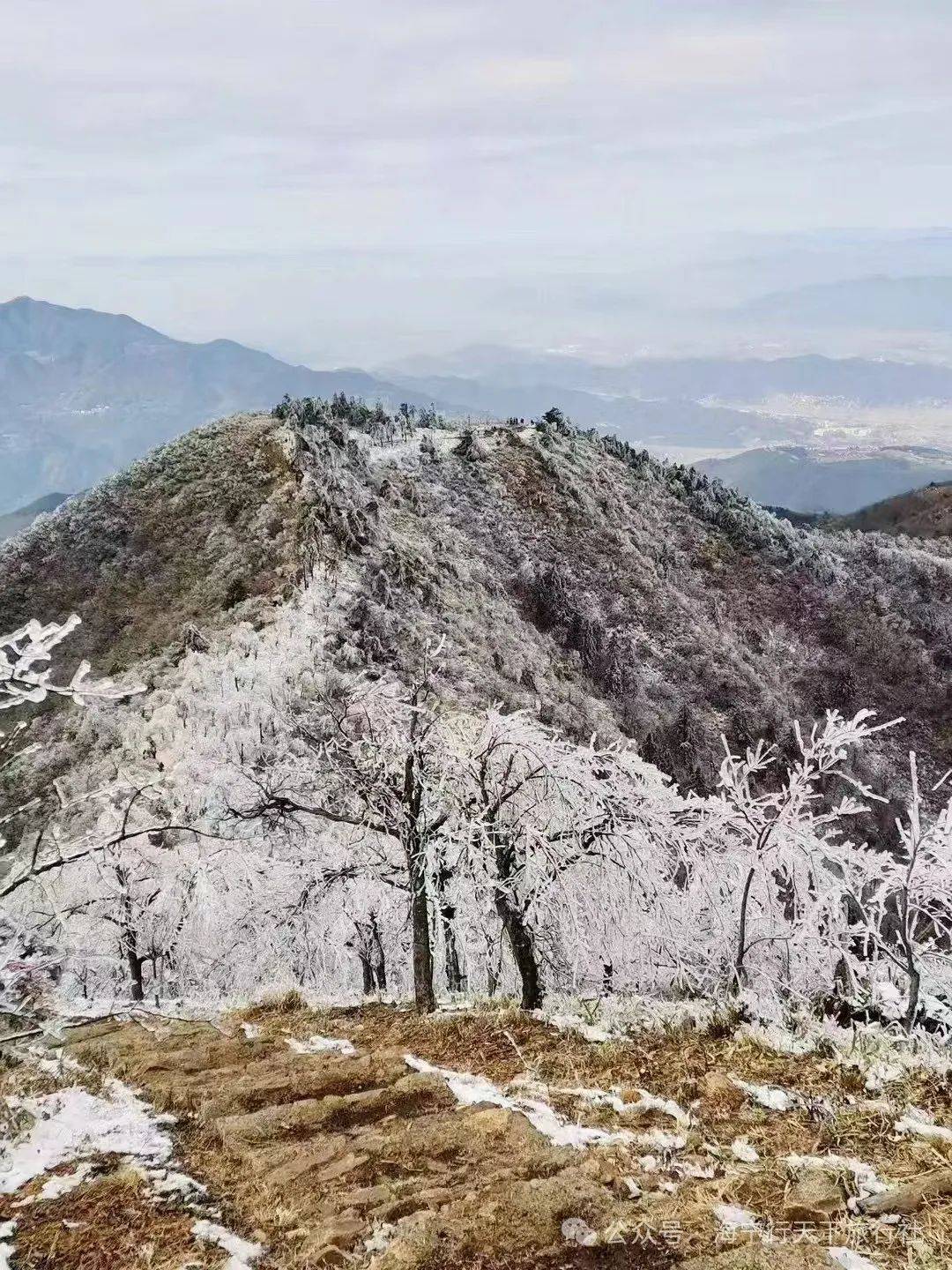 富阳龙门山雪景图片