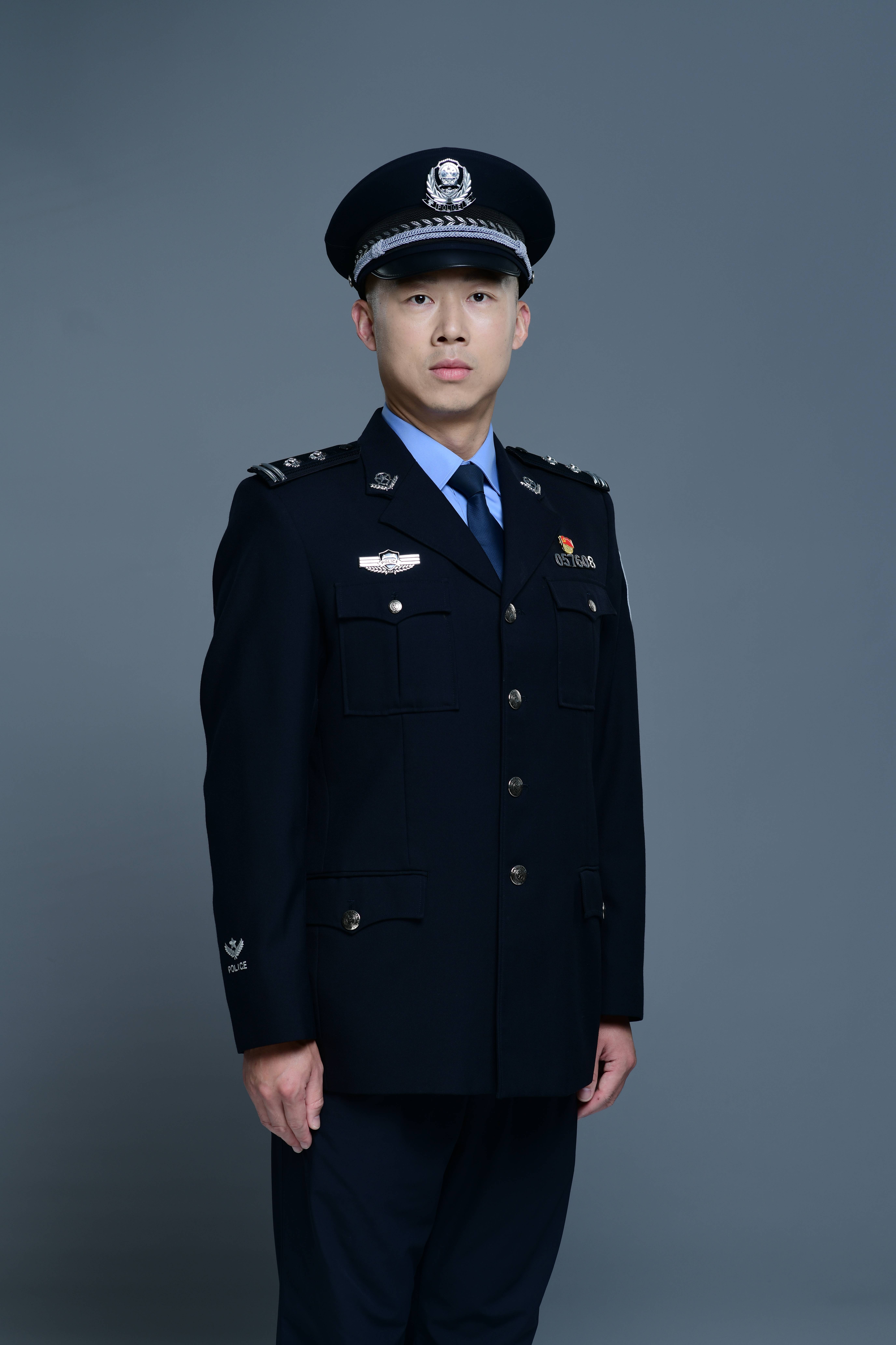 俞兆春:从一身戎装到警徽闪耀,为民初心矢志不渝