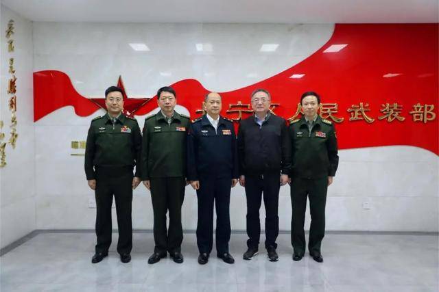 他指出,长宁区人武部今年被军委国防动员部评为"安全稳定工作先进单位