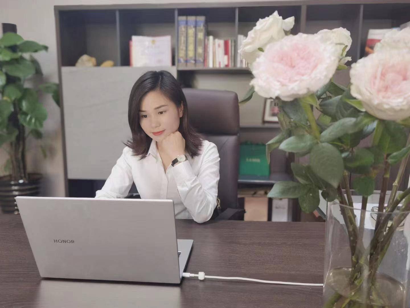 委员助力"百千万工程" | 叶婷:连南建筑行业的90后女企业家