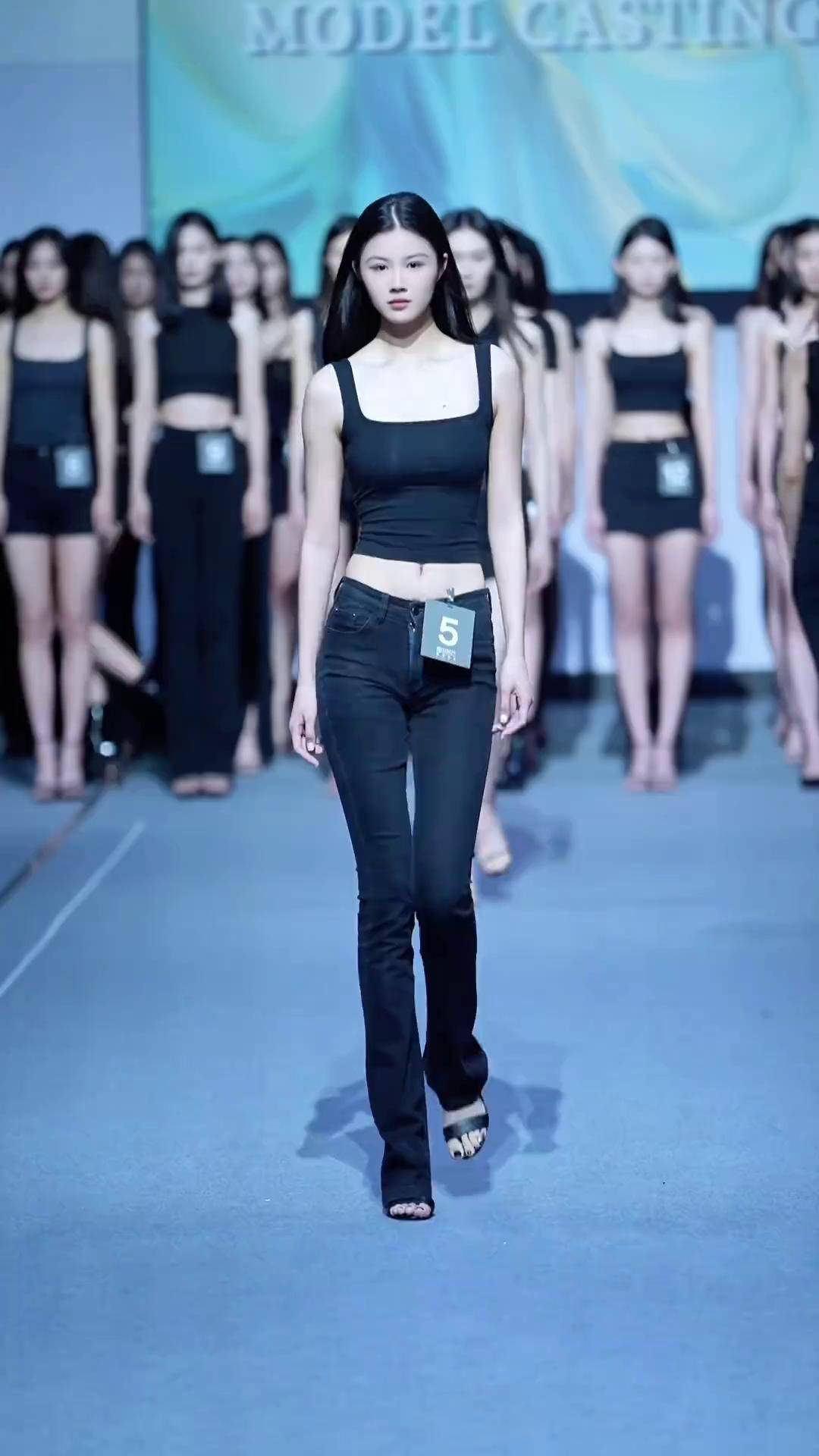 吴心怡中国国际时装周模特面试走秀 中国国际时装周 完美身材 又美又