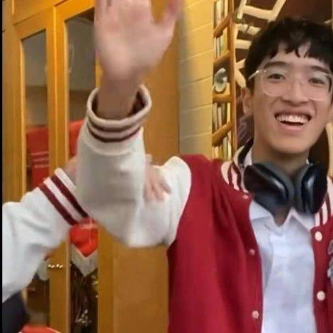李克勤17岁儿子近照曝光!率先获顶尖名校提前录取!兴奋庆祝!_李立仁_加拿大_香港