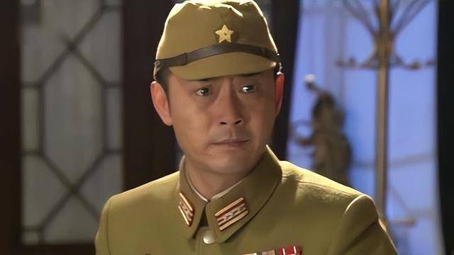 他长得帅，演技好，不顾一切娶大15岁妻恩爱至今，没生孩子也幸福