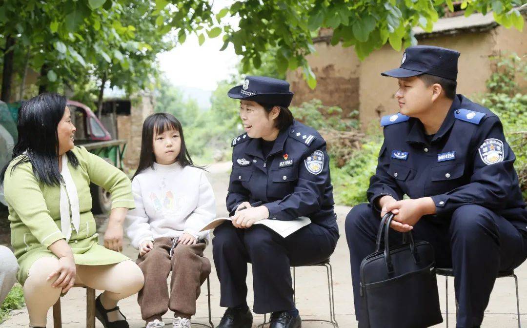 警察妈妈的yin荡生活