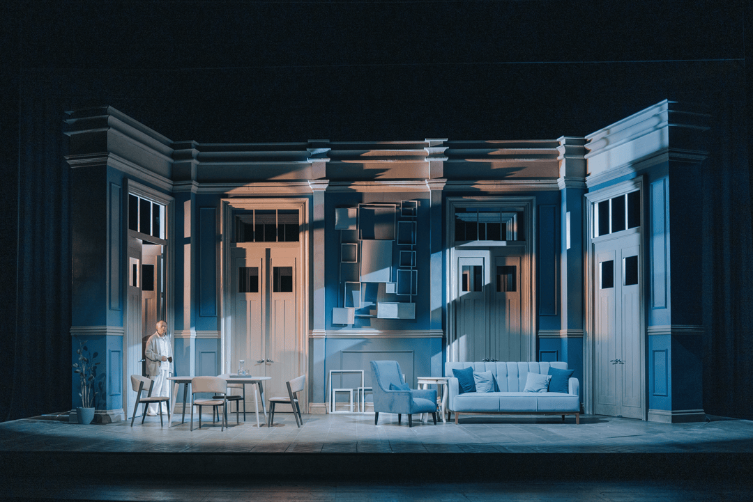 舞台监督刘雷工作照:话剧《真相》《谎言》后台之