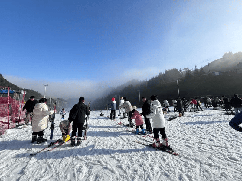 六盘水市梅花山滑雪场图片