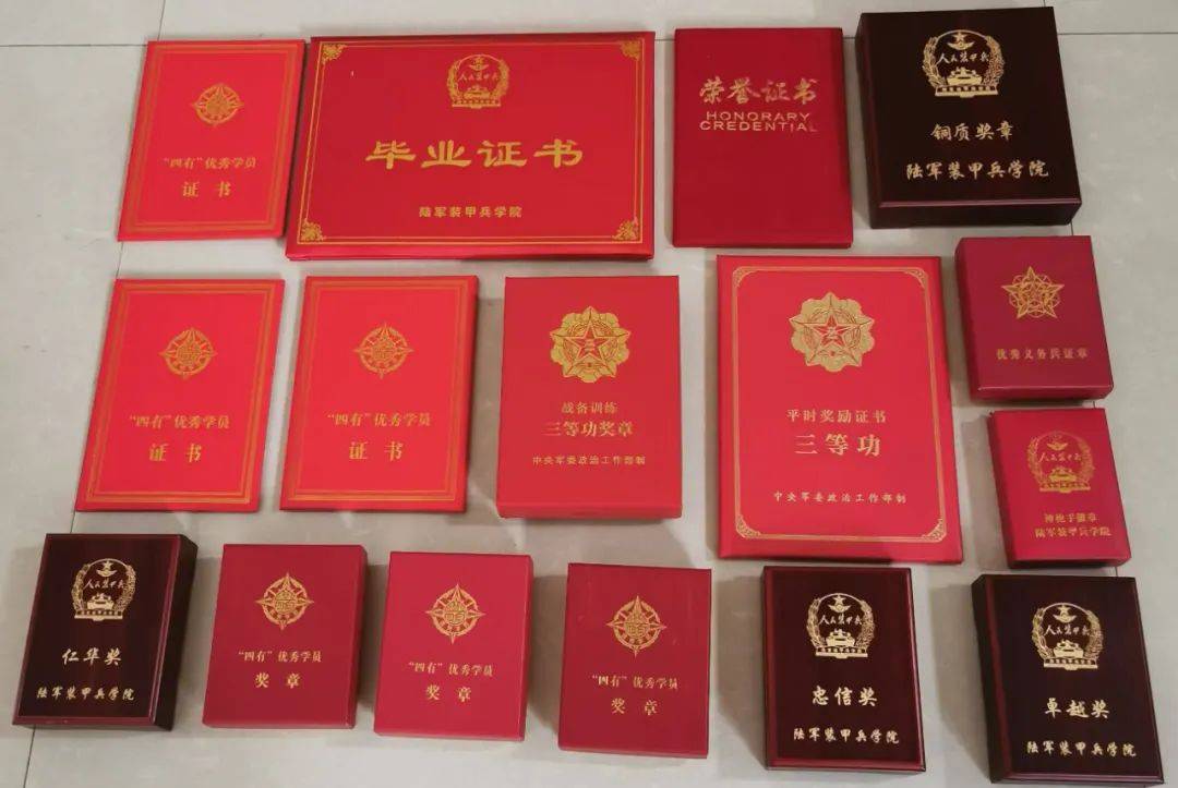 学的想法与正有此意的李文举一拍即合于是他们定下了一个新目标考军校