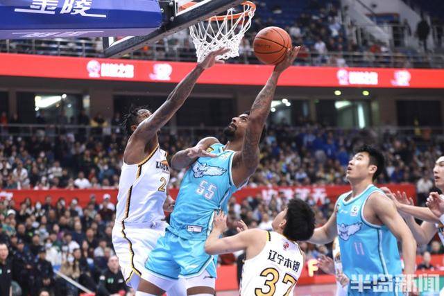 青岛男篮主场逆转战胜辽宁，本赛季主场“双杀”卫冕冠军