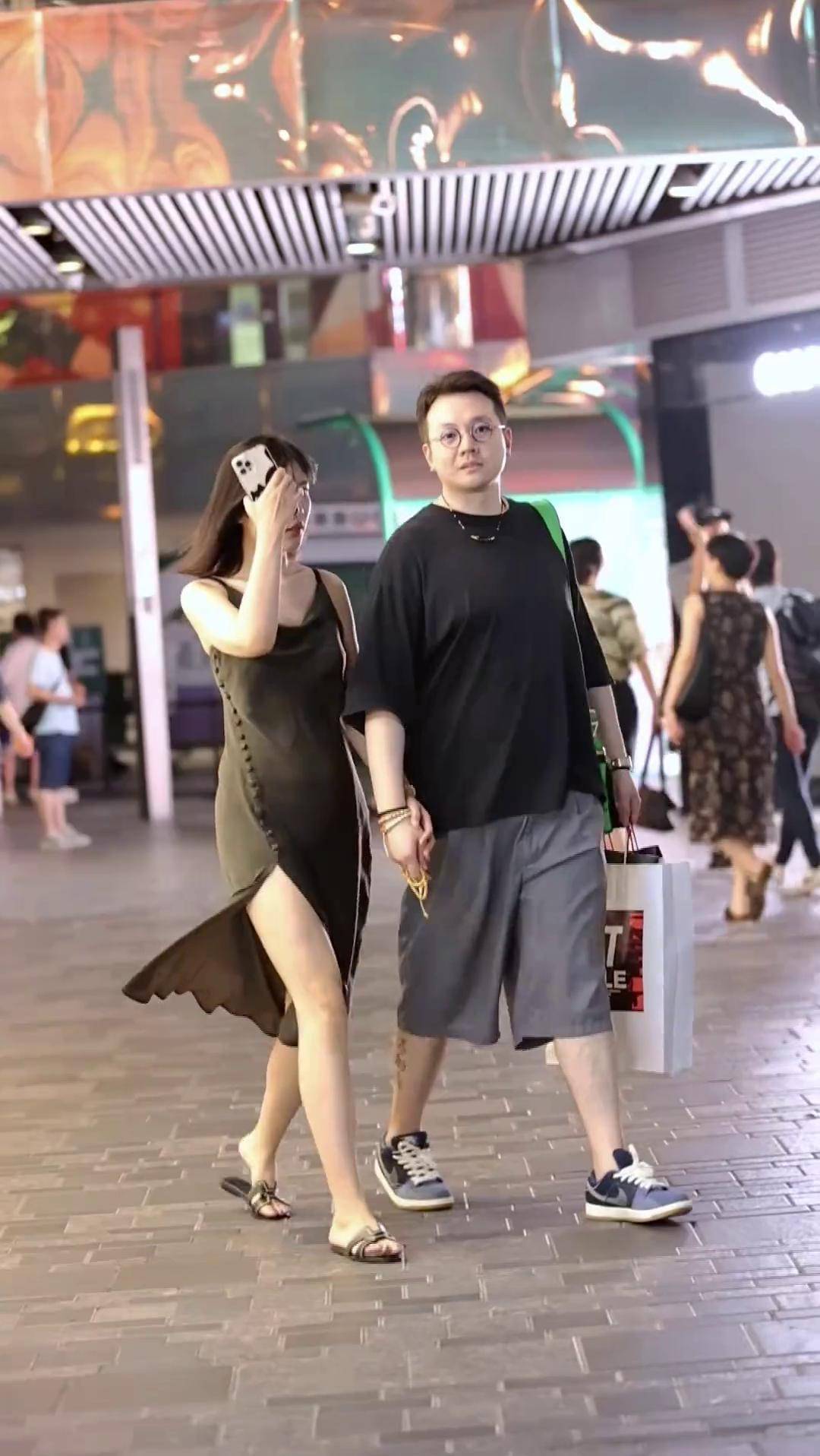 不谈亏欠,感恩遇见路人视角 情侣日常 街拍穿搭