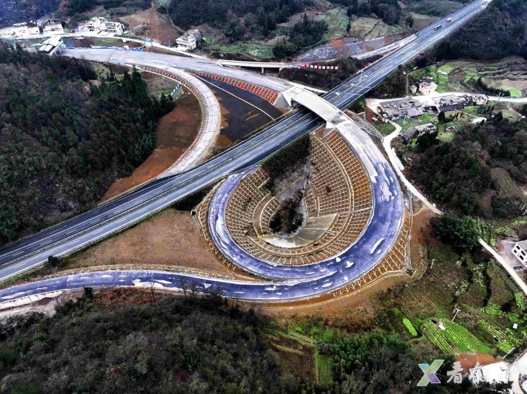 叙永境内g76厦蓉高速摩尼互通实现功能性通车