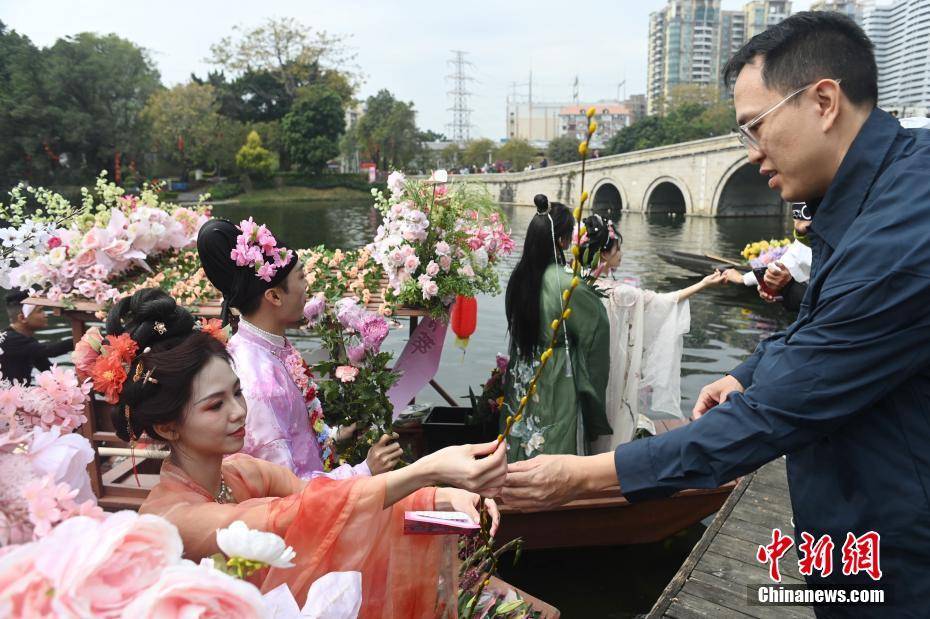 2果博平台025广州水上花市启动 重现昔日水上花墟盛景(图4)