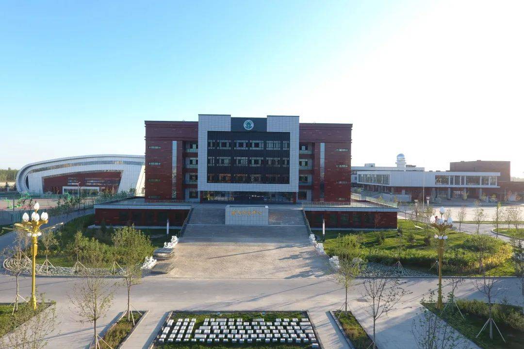 岁序更替育桃李,万象更新启新篇---沙湾一中给您拜年啦!