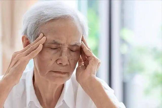 肝病患者的晚年保障：四个重要习惯，肝病患者晚年健康：不可忽视的四个习惯