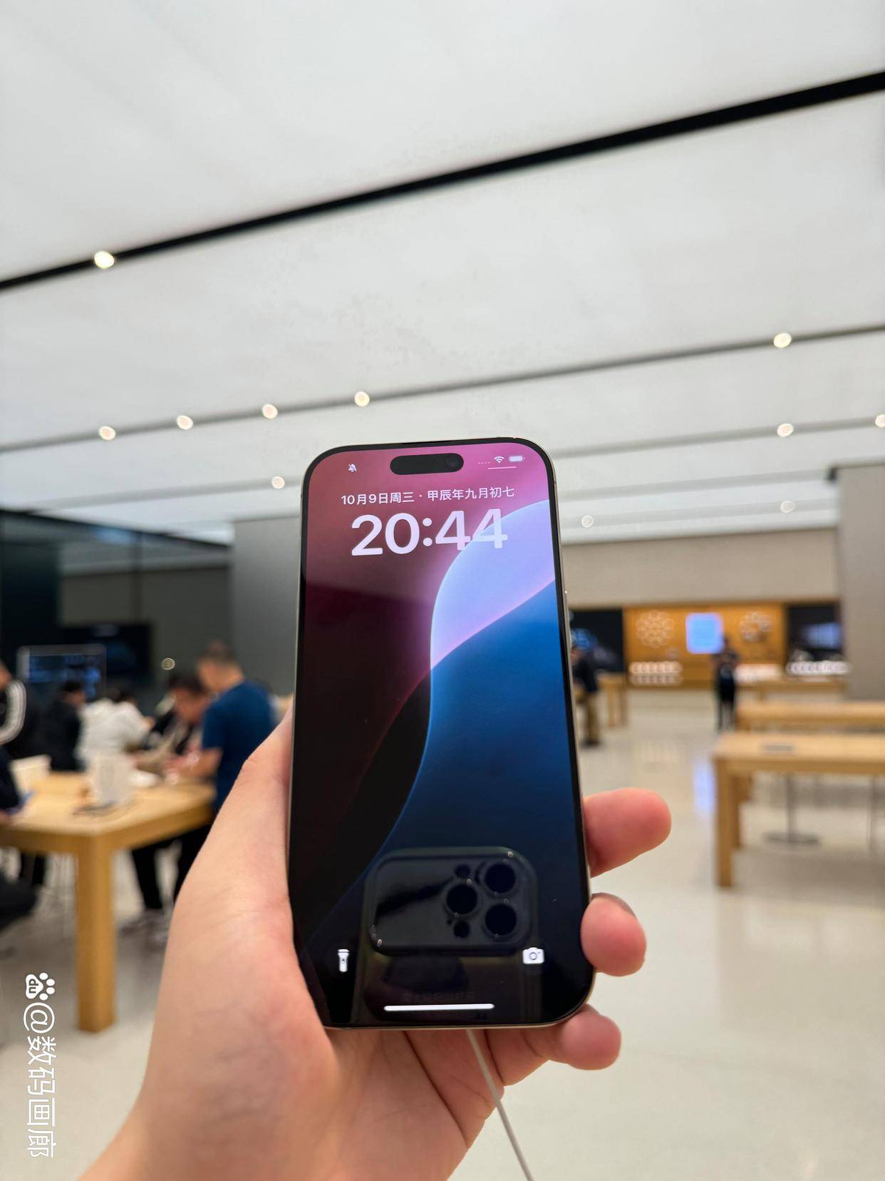 iPhone 16 Pro：A18 Pro+ProMotion+ iOS 18，果粉年度真香机！_部手机_续航_效果