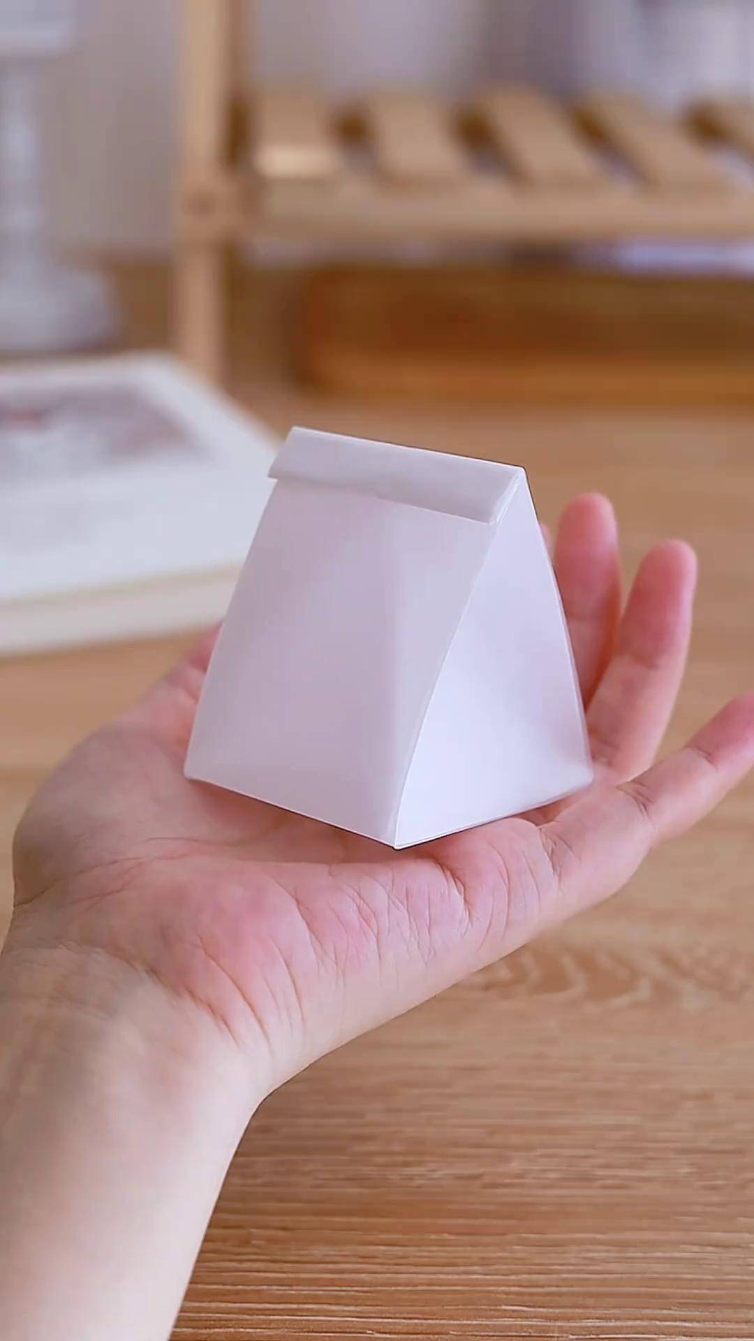 你用一张a4纸折礼物袋,简单好看又实用 折纸 折纸礼物袋亲子手工一起