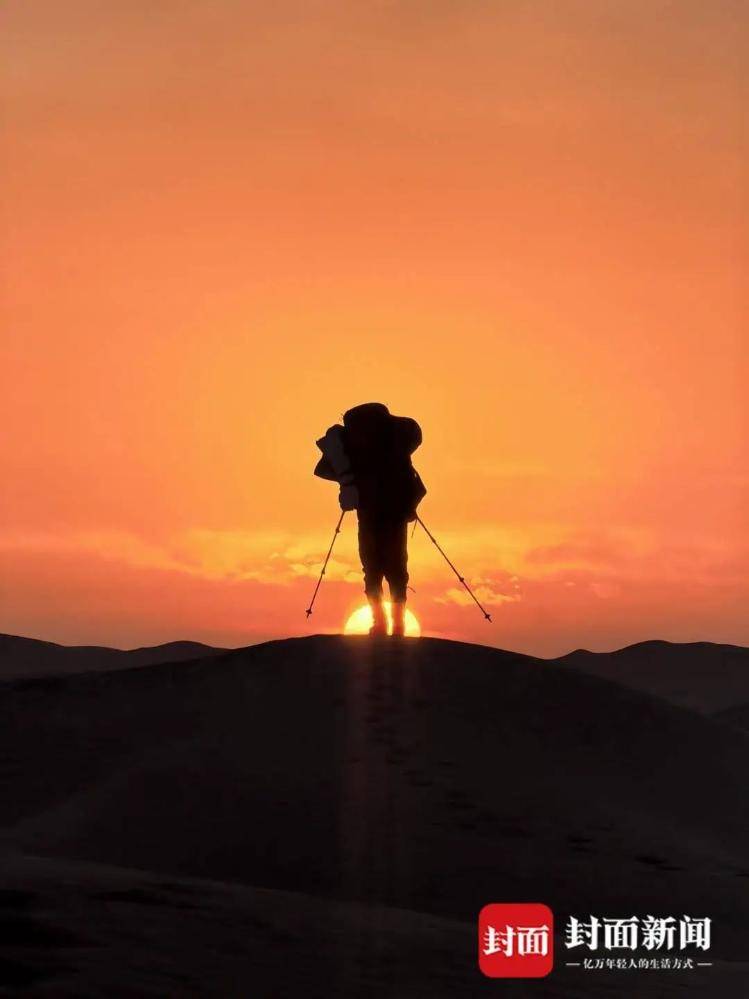 40天1004公里!两小伙徒步穿越塔克拉玛干沙漠