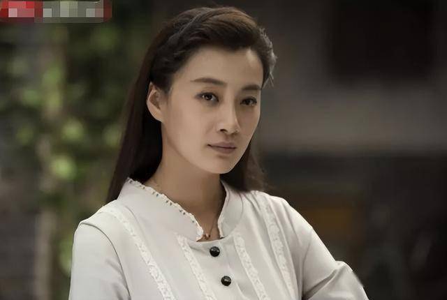 原来将徐佳宁赏给李小冉的徐梵溪才是真正的人间清醒
