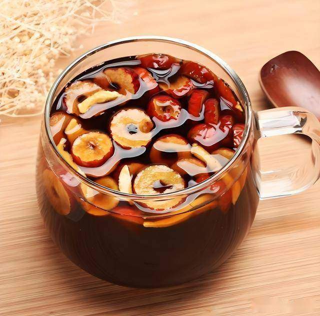 春之养生：汤和茶带来的温暖与健康