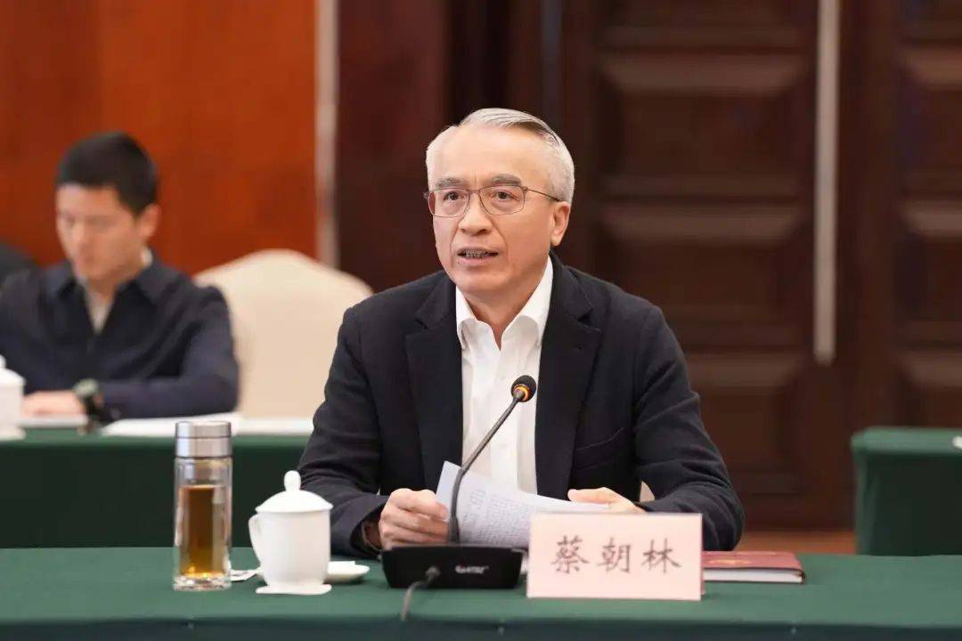 蔡朝林副省长对中国饭店协会及行业企业表示感谢,希望彼此加深了解