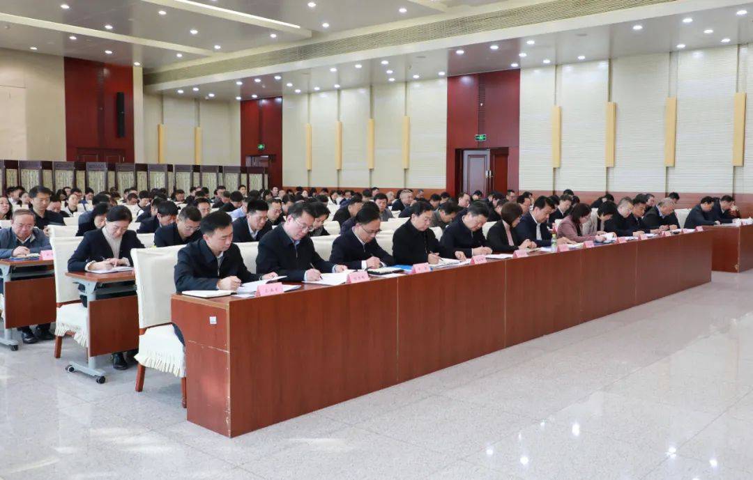 李自军,孙建立,谢清华同志出席会议.