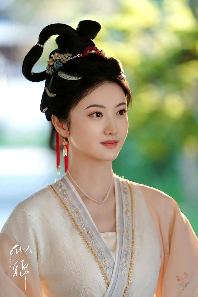 景甜《似锦》古装造型:甜甜女神,国色天香!