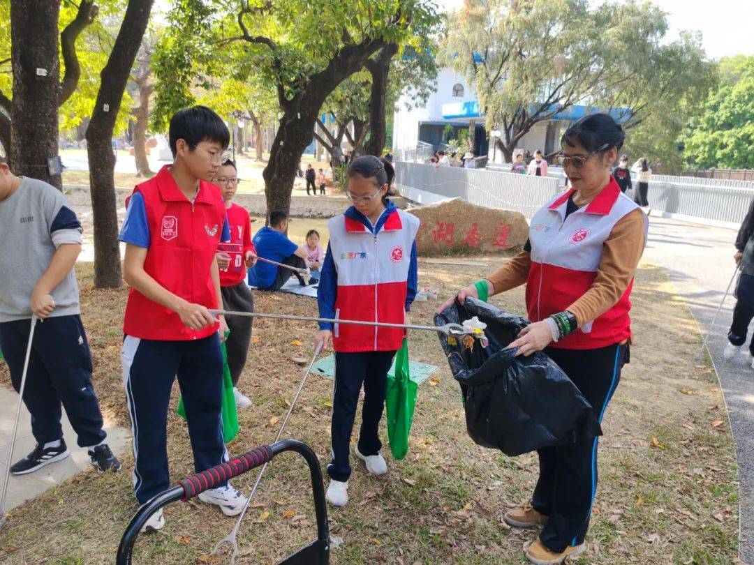 深圳积极开展"学雷锋·文明实践我行动"主题活动