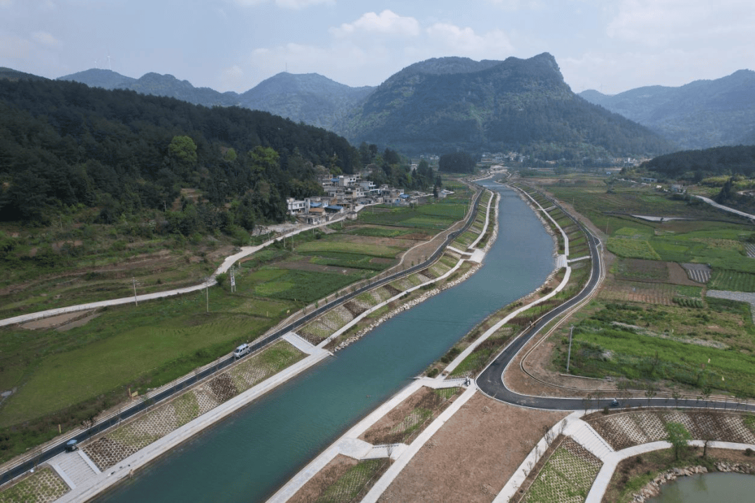 水电站建设：推动能源转型的关键力量