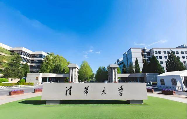 高校AI之争：坐票、站票与场外选手的不同命运，从高校AI布局，看未来教育与科技发展新趋势