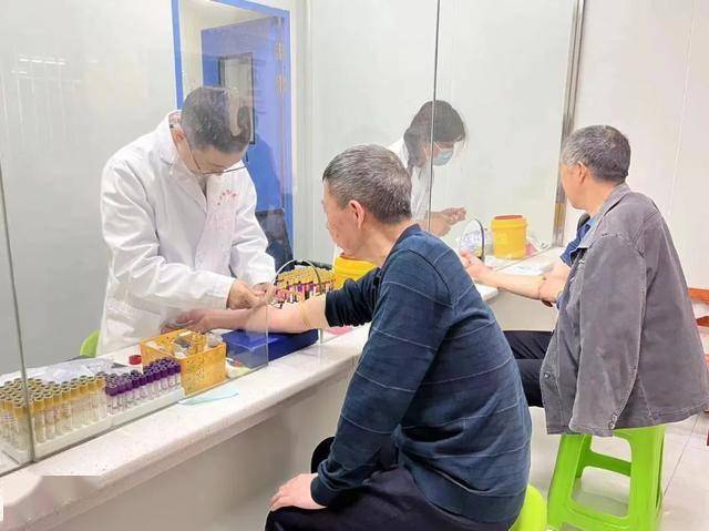 揭秘：硒元素如何为大脑健康“保驾护航”？，老年痴呆风险攀升，硒元素成关键“守护员”！