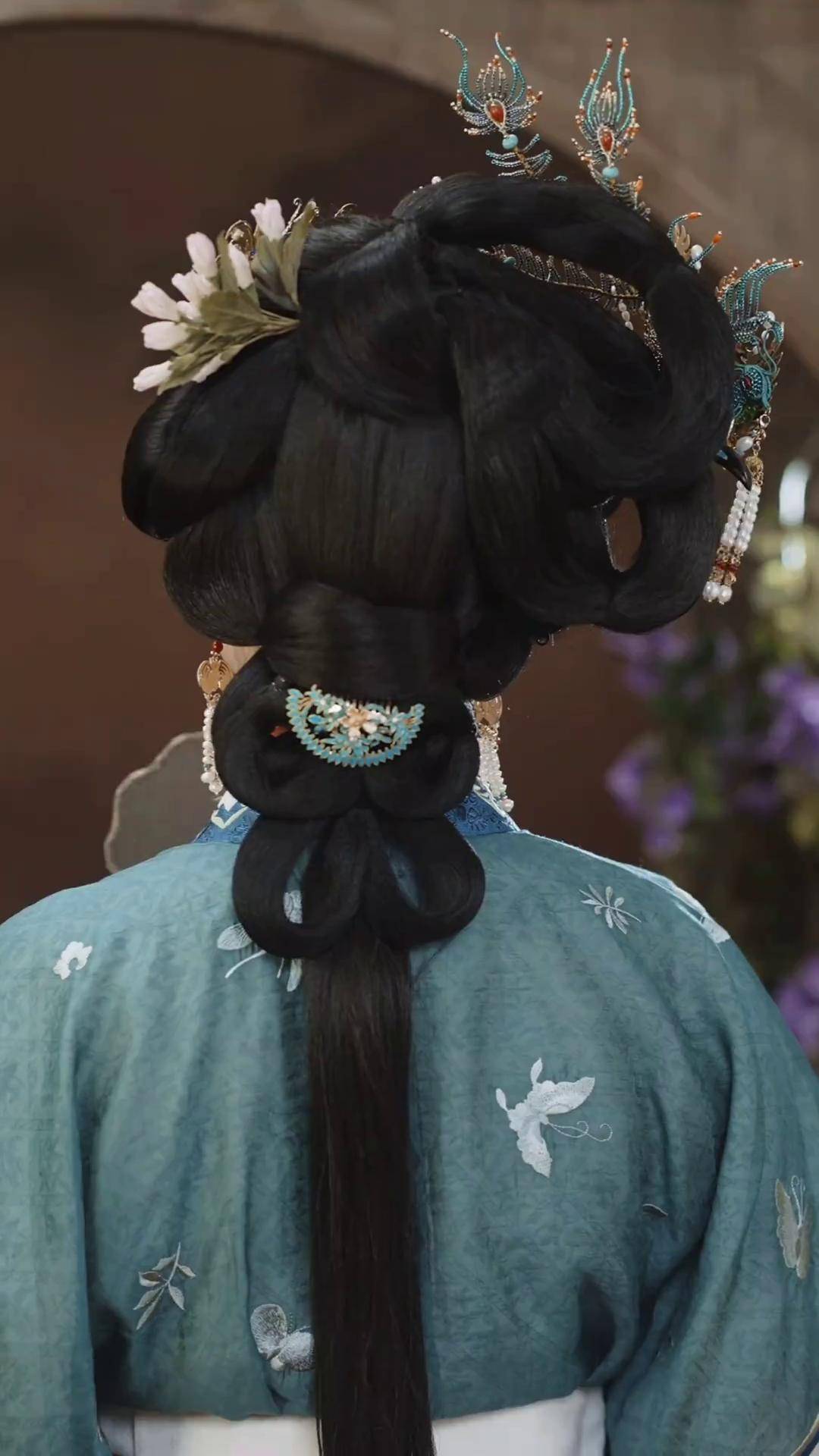 一个视频带你领略古人诗里的"云髻峨峨,修眉联娟"