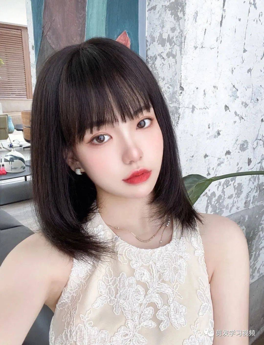 初恋短发18岁很甜